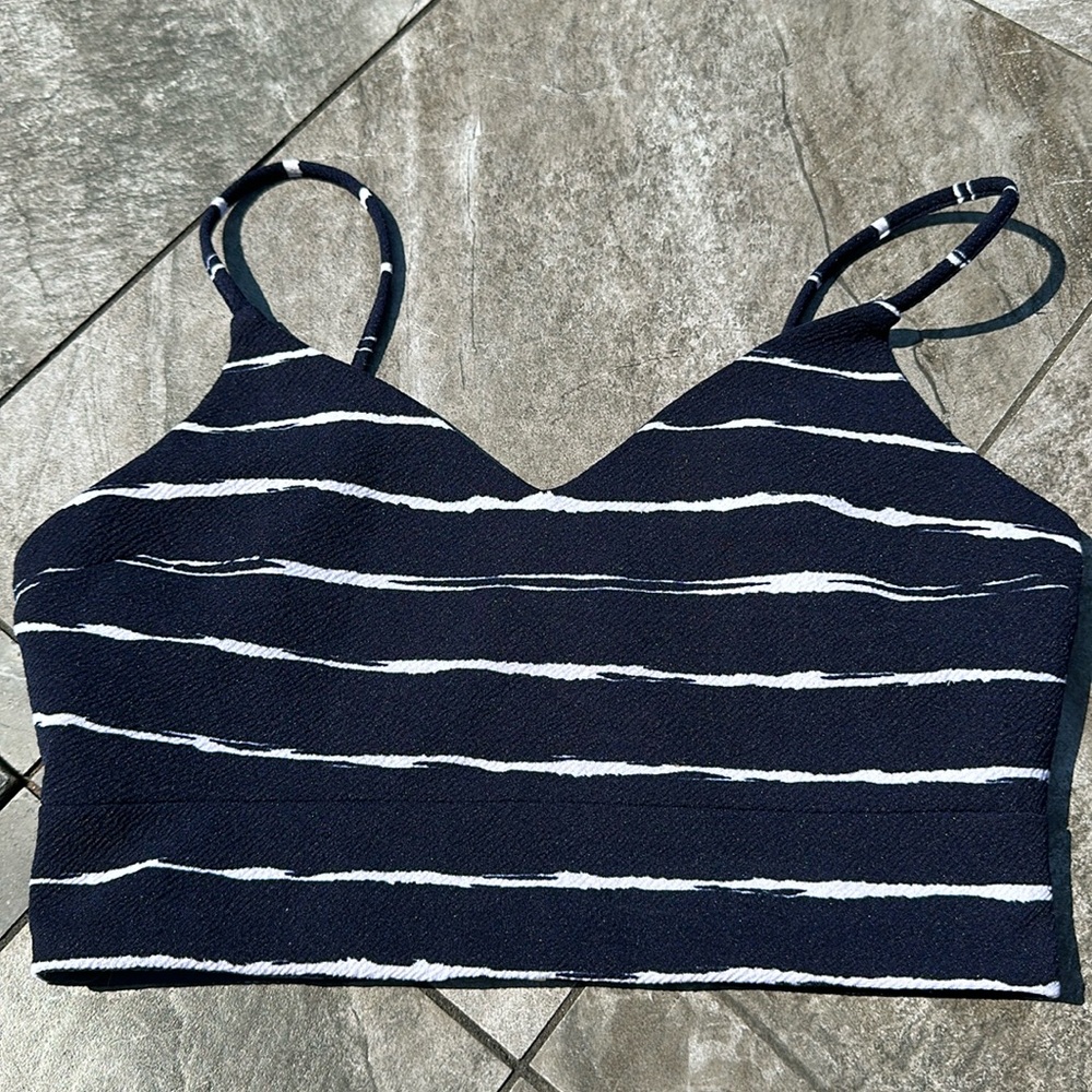 NWOT , navy /white crop top